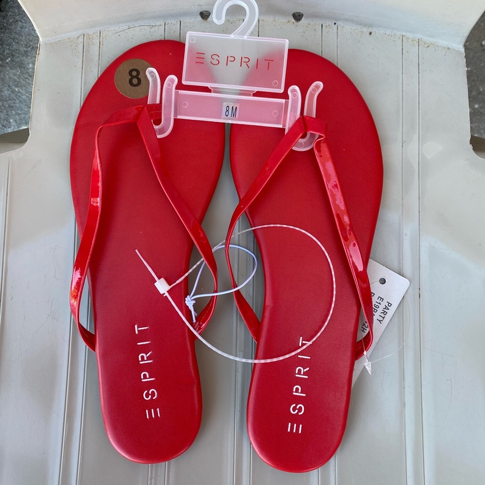 Size 8 Red sandals in new condition